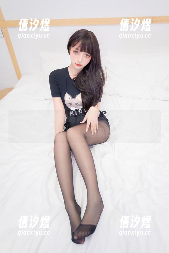 在神乐坂真冬的最新套图里，有个蜘蛛女孩让我心思飘忽