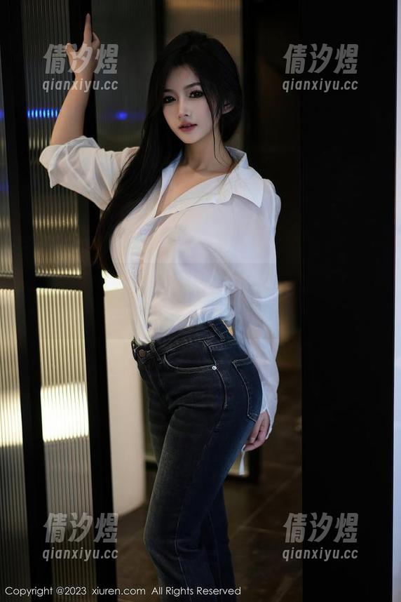 秀人网 - 天台上的Elise谭晓彤，原图有种说不出的轻松