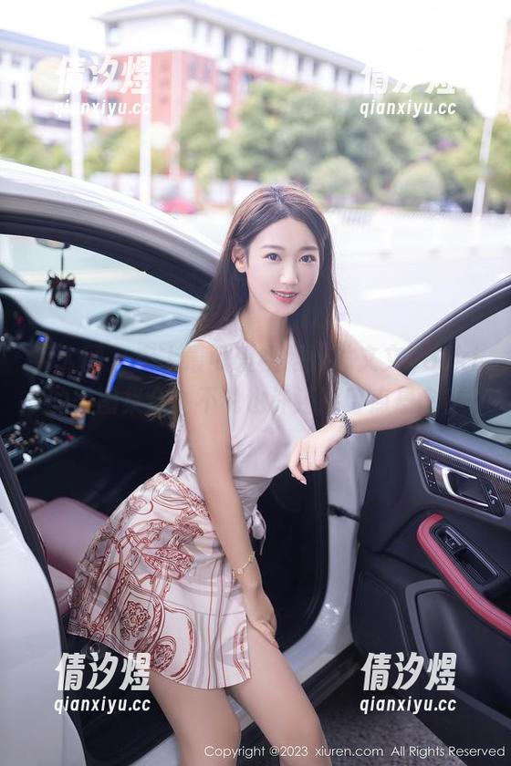 秀人网 - 史上最可爱校服，林文文yooki的美图集合：不说也许还能留点悬念？