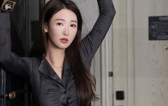 秀人网 – 制服再进化，赶紧来翻阅欧阳妮娜娜的最新图包