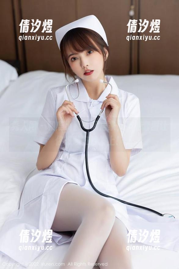 秀人网 - 和鹿小茜一起居家，高清套图让你想赖在沙发上！
