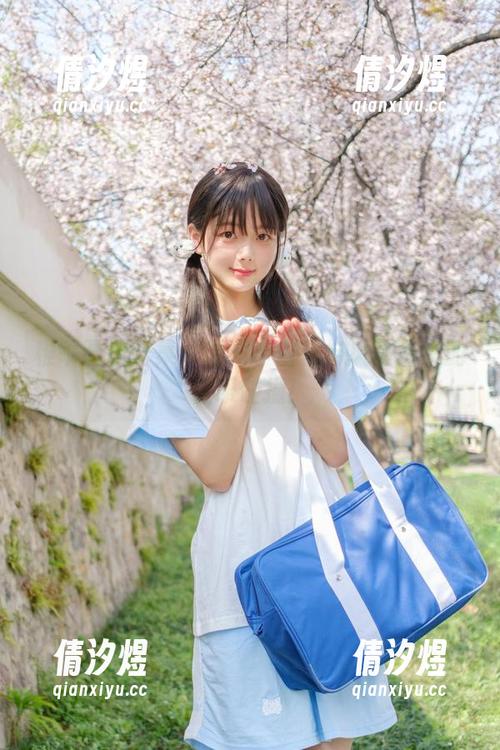 稚乖画册合集：清纯小白花与风骚熟女的快乐碰撞！