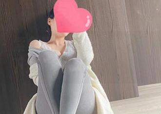 微密圈 – 紫色哒豚豚的分享让我再想象一下这些礼服的可能性。