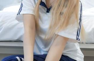 绮梦摄影 – 短裤胜在自信！伊伊写真集里的尴尬与美好