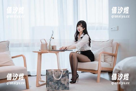 第一时间看肉扣热热子的比基尼写真原图，其实是个新发现！