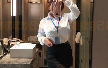 自闭颜球球的日常合集：感觉自己和她对视，尴尬又愉快。