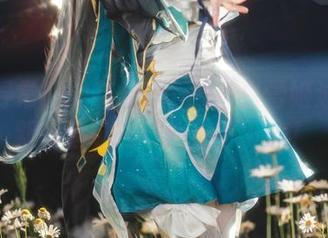 不走寻常路的花柒Hana：白雪姬泳装更新简直“秀”到停不下来！
