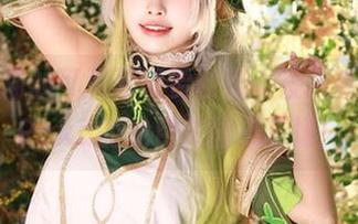 这只黑猫的可爱可能要收费，没关系，落落Raku的免费美图来救场！