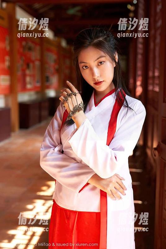 蜜桃社 - 精选泳衣写真-Lra这身材，不如换去海边嗨一嗨算了！