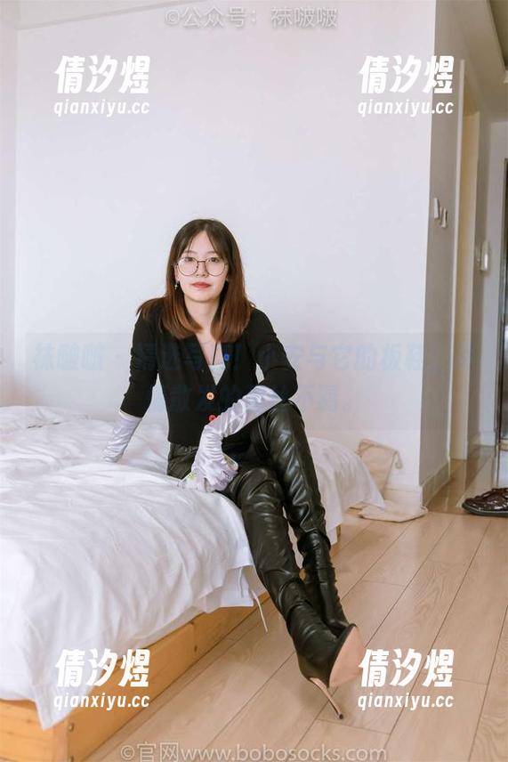 袜啵啵 - 精选写真！小安与它的板鞋，尽情散发的那丝不羁。