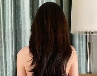 微密圈 – 图册里的铁锤姐姐，辣眼睛但又让人撇不开