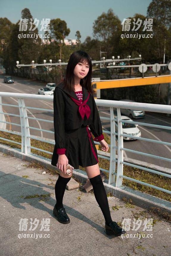 魔镜街拍的图册：穿上高跟，牛仔裤就成了“主角”